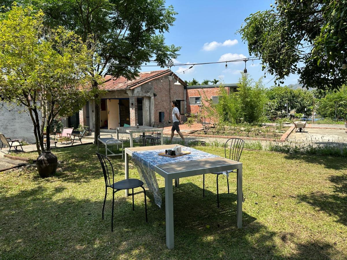 香蕉與黑膠 Yellow And Black Guest House Mei-nung Εξωτερικό φωτογραφία
