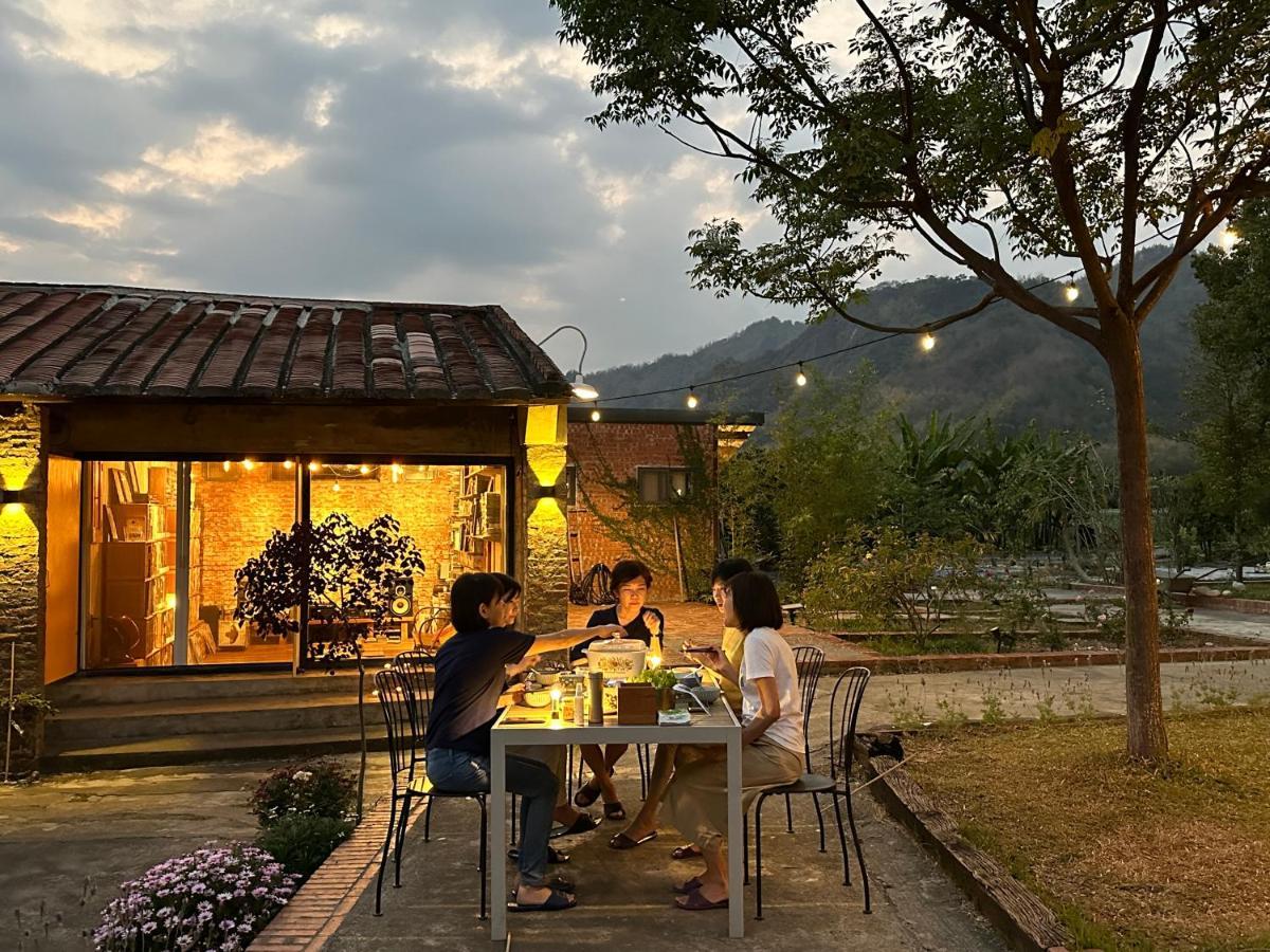 香蕉與黑膠 Yellow And Black Guest House Mei-nung Εξωτερικό φωτογραφία