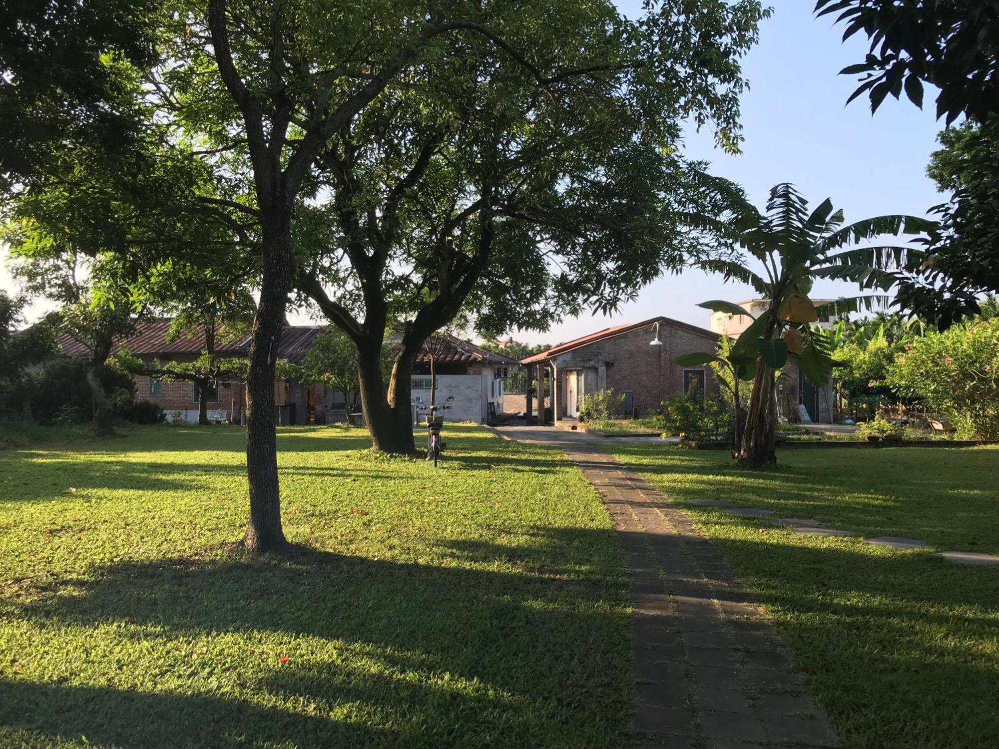 香蕉與黑膠 Yellow And Black Guest House Mei-nung Εξωτερικό φωτογραφία